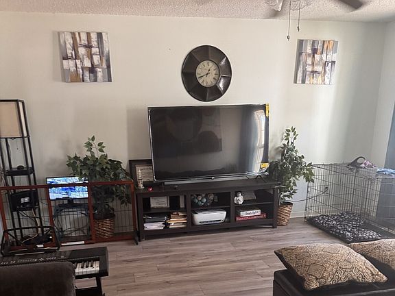 5th image of 47 Walnut St