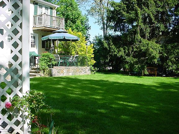 3rd image of 45 Thornhill Rd