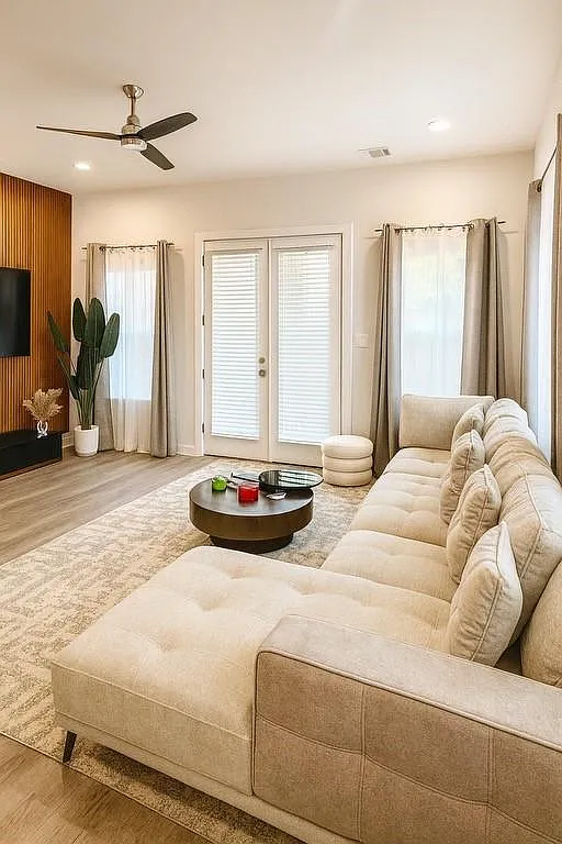 4 bed, 3.5 bath, 3668 sqft, $2,600 — Photo 2