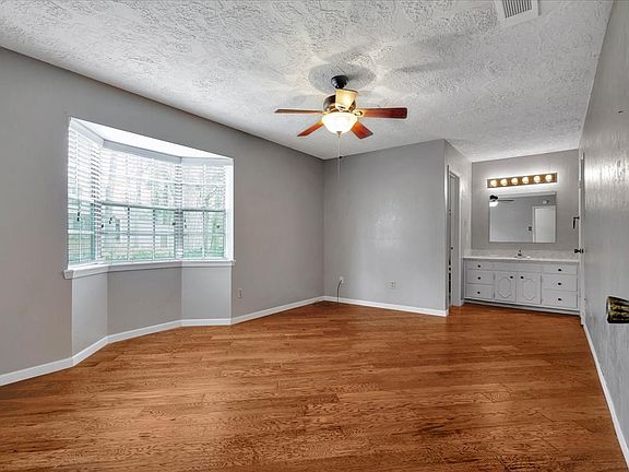 5th image of 3518 Live Oak Dr