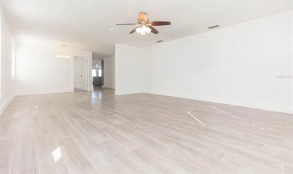 3 bed, 2.0 bath, 1698 sqft, $4,400 — Photo 3