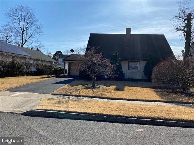 2nd image of 42 Barker Ln
