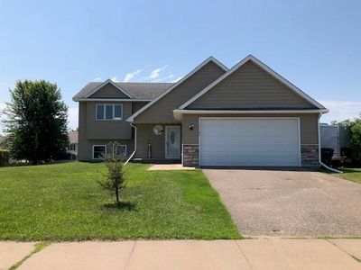 1103 Pond View Dr, Braham, MN, 55006