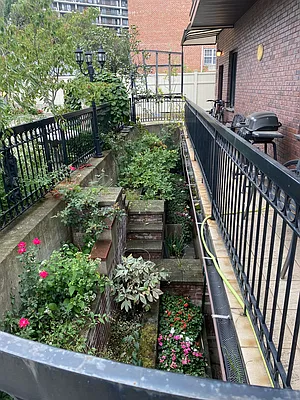 Rented by Bouklis Group | media 18