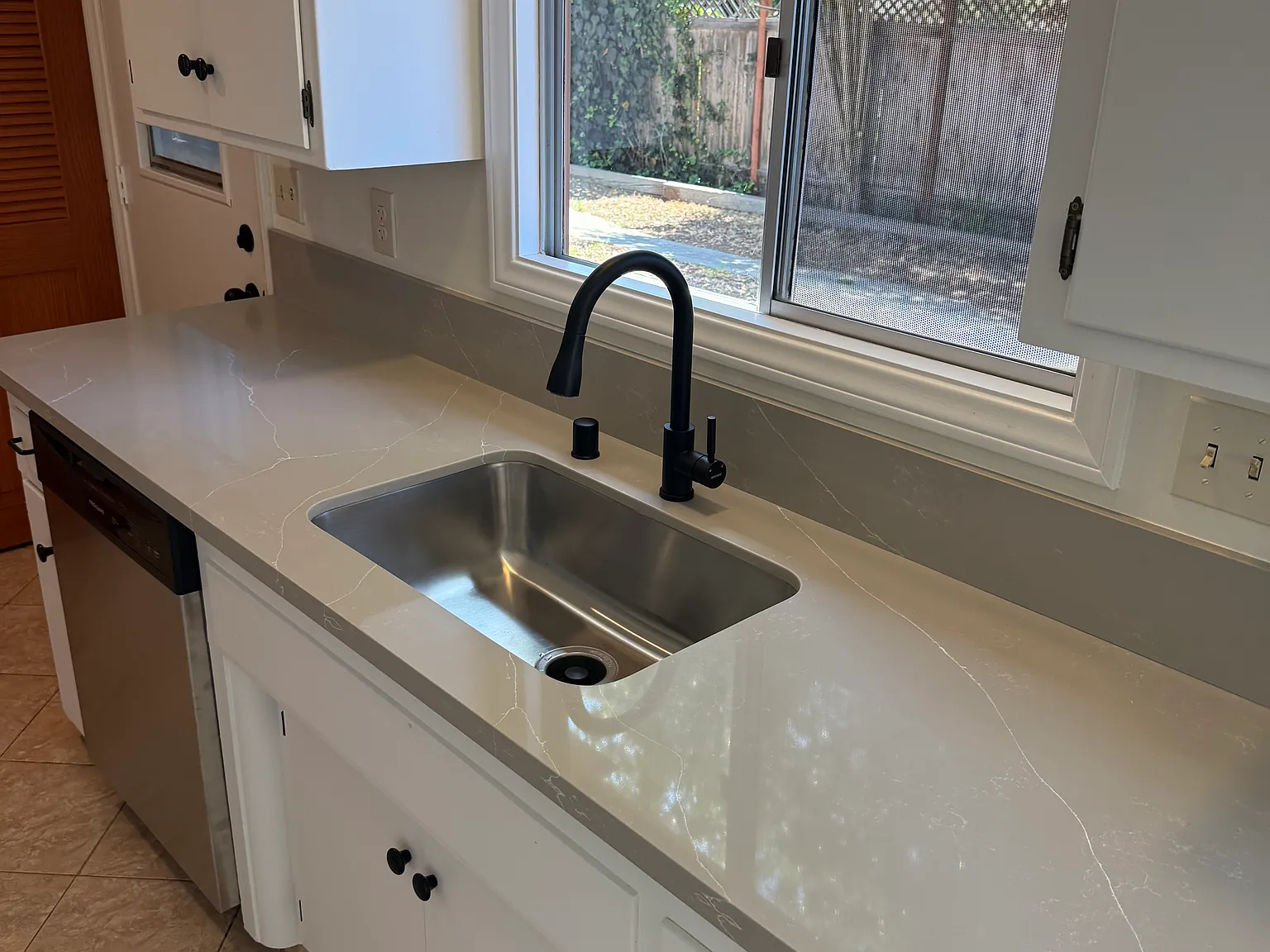 3 bed, 1281 sqft, $4,495 — Photo 3