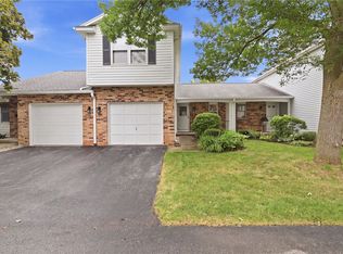 149 Flower Dale Dr, Rochester, NY 14626