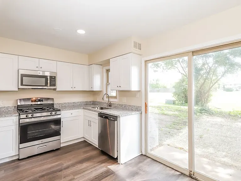 2281 Jasmine Dr — Photo 11