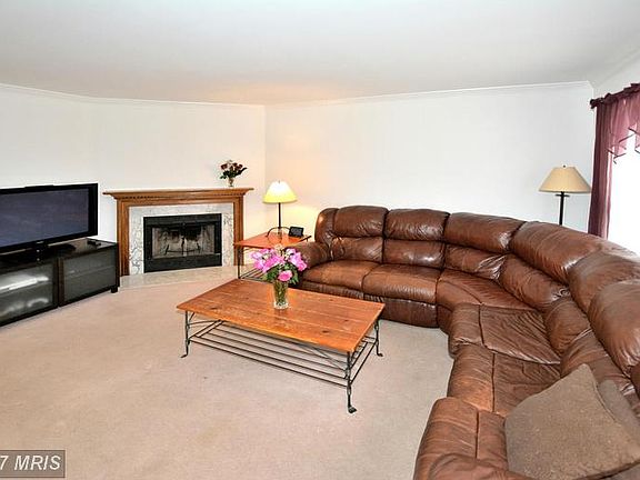 3rd image of 3967 Pepperidge Ct