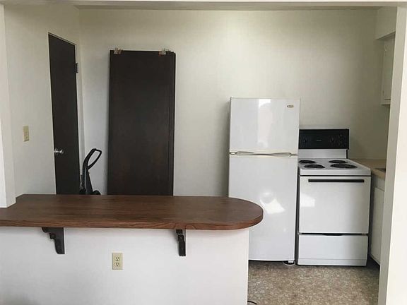 5th image of 1319 Boyd St
