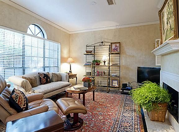 4th image of 4508 University Blvd APT B