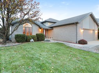 1145 Grand Mesa Ave, New Lenox, IL 60451