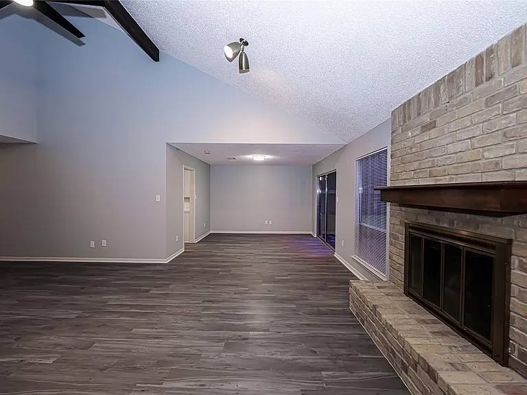 2306 Wallingford Dr — Photo 4