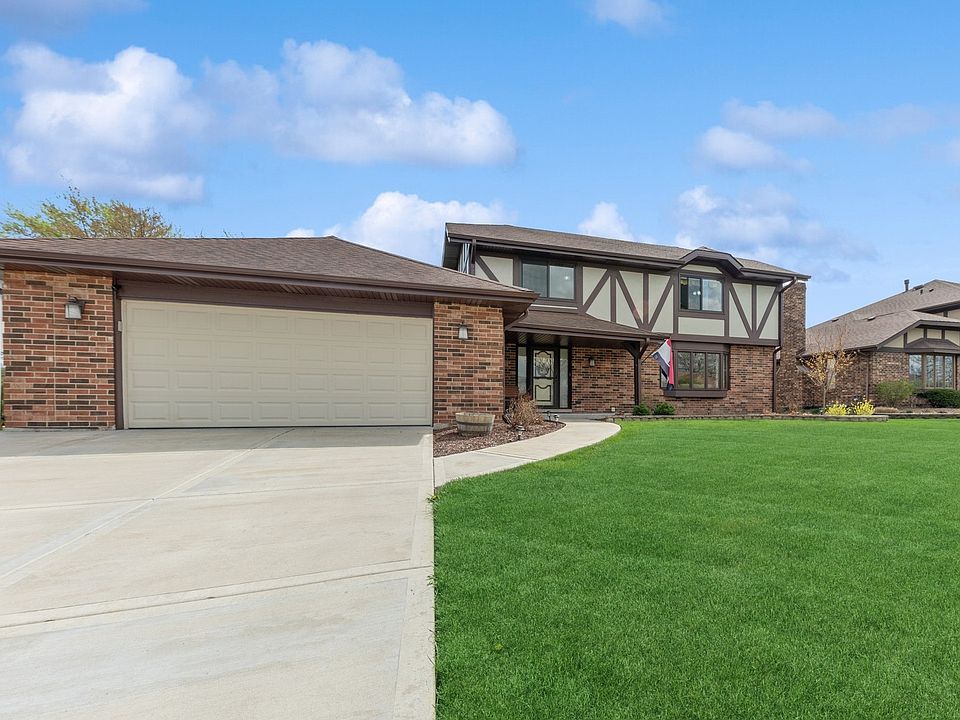 1st image of 8249 Chertsey Ct
