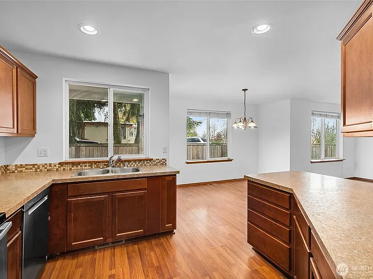 20402 11th Avenue Ct E — Photo 8