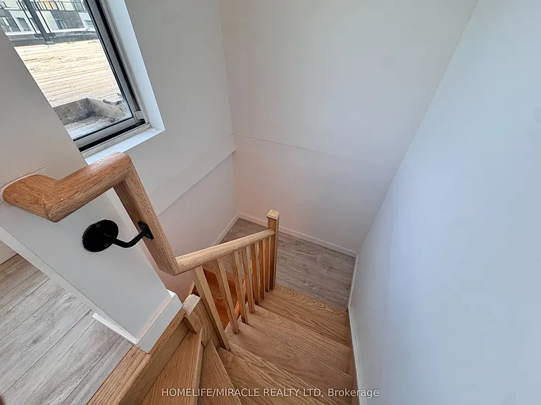 176 Clonmore Dr #4 — Photo 42