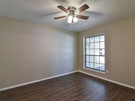 4th image of 325 Forrest Hill Ln