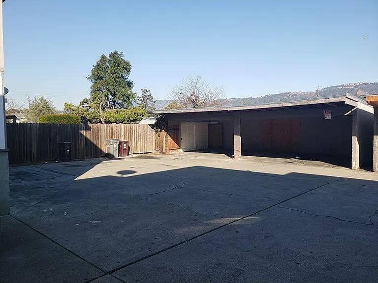 6920 Fresno St #C — Photo 12