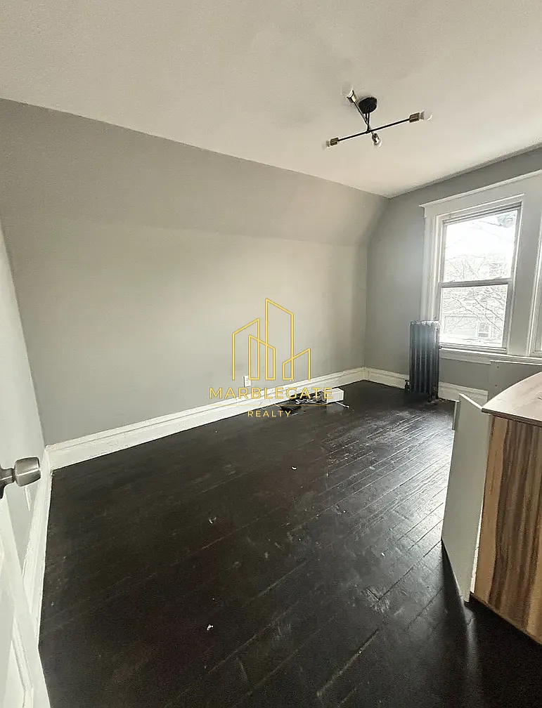 2 bed, 850 sqft, $1,800 — Photo 3