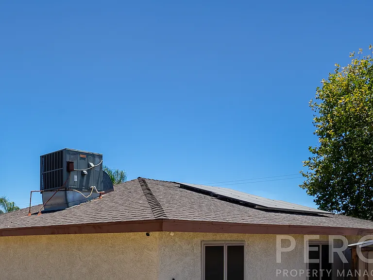 2510 E Devonshire Ave — Photo 26