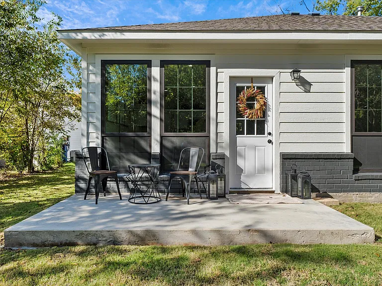 3907 Simonds St — Photo 16