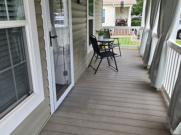 4th image of 50 Meadow View St
