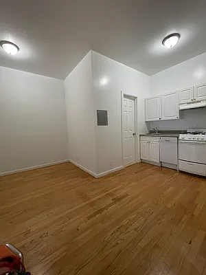 Rented by Peter R. Hungerford, LREB | media 15