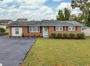 15 Strawberry Dr, Greenville, SC 29617