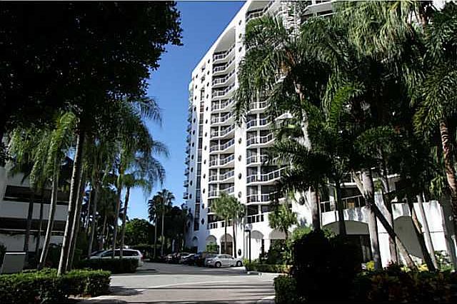 1st image of 3610 Yacht Club Dr Ph 3