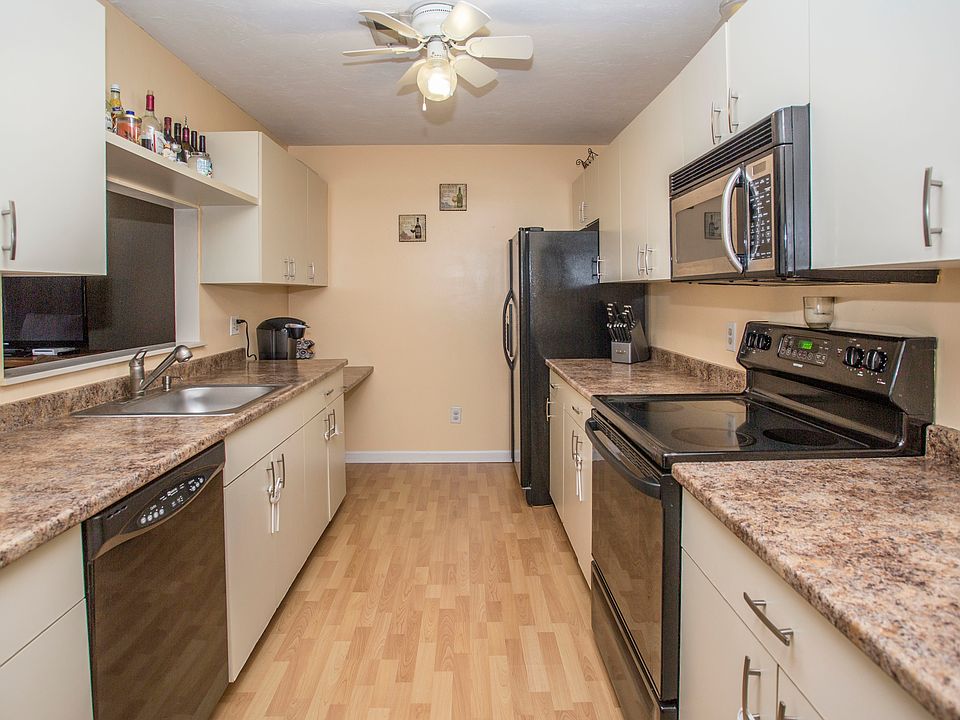 1st image of 18 Whittier Ln