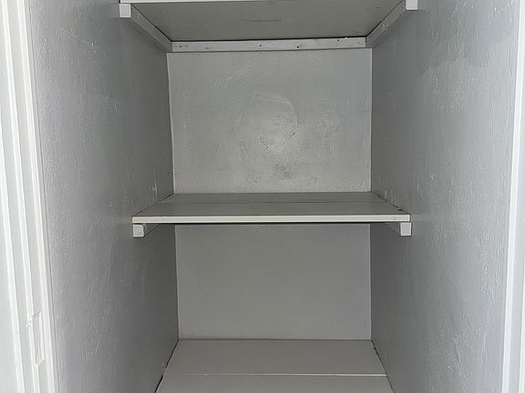 5th image of 305 W 6th St #1