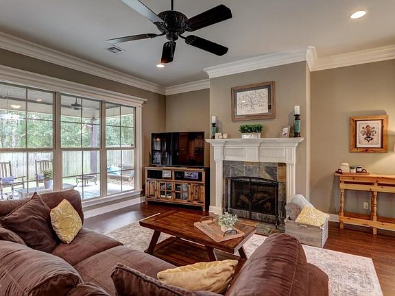 3rd image of 228 Fairwood Dr