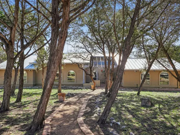 108 Brushy Drive, Ingram, TX 78025