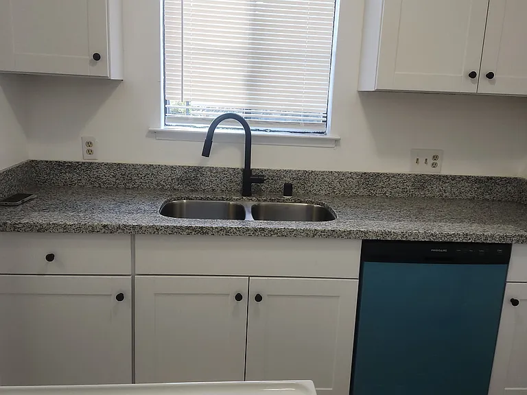 1221 N Peach Ave #112 — Photo 2