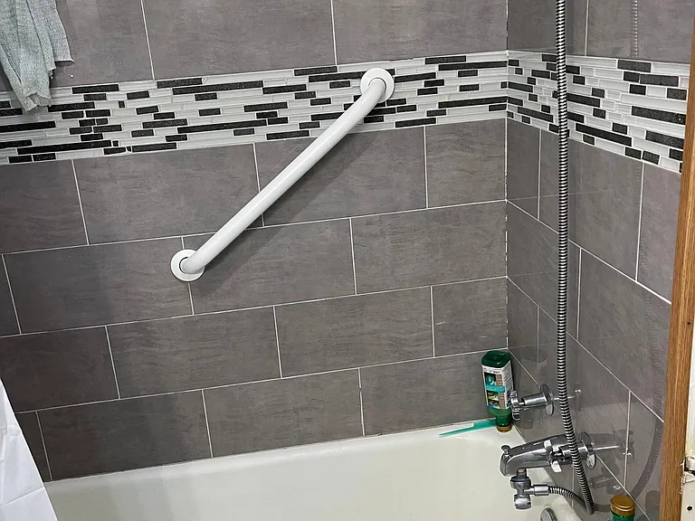 1229 Brownsville Rd #2L — Photo 4