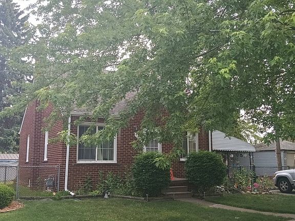 3rd image of 1020 Mayflower Ave