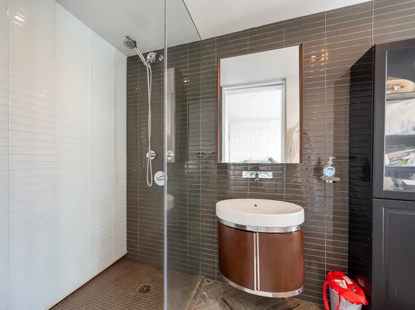 123 Washington Street image 7 of 8