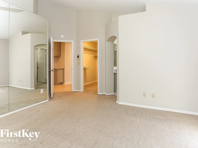 4421 Inez Dr — Photo 7