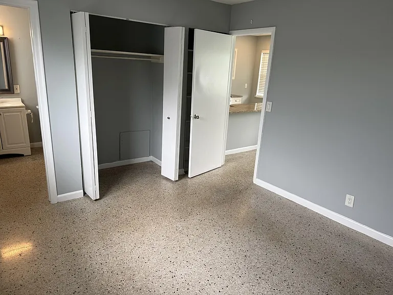 1118 N H St #15 — Photo 5