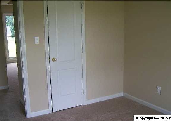 4th image of 136 Saint Clair Dr