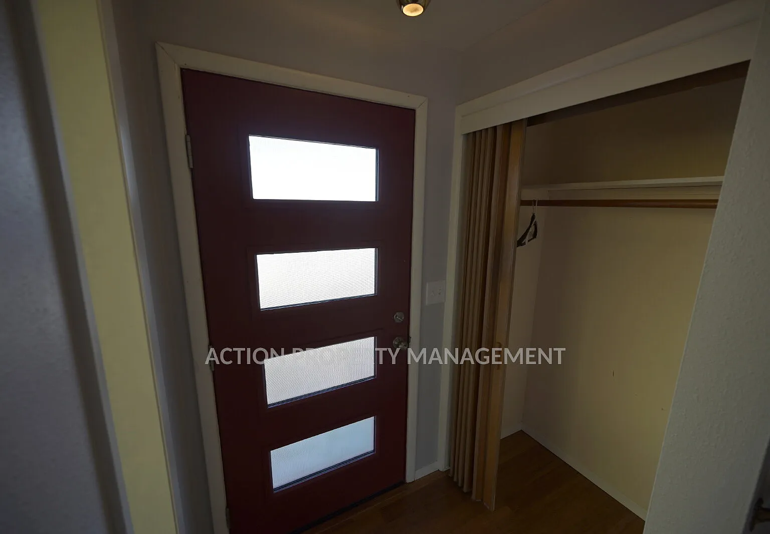 4 bed, 2.0 bath, 1861 sqft, $2,500 — Photo 4