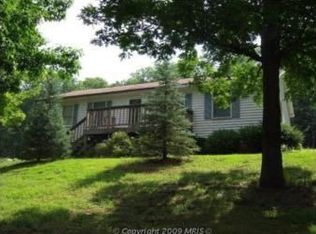 5301 Timber Ridge Rd, Berkeley Springs, WV 25411