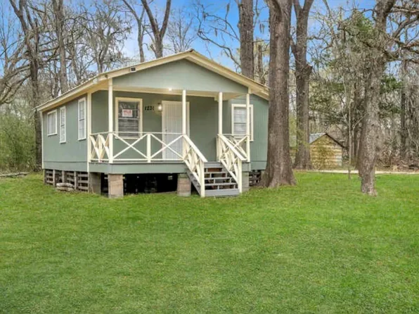 1231 Martinez St, Coldspring, TX 77331