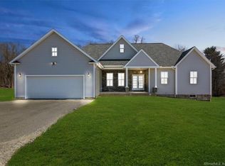 17 Emerald Ln, Norwich, CT 06360