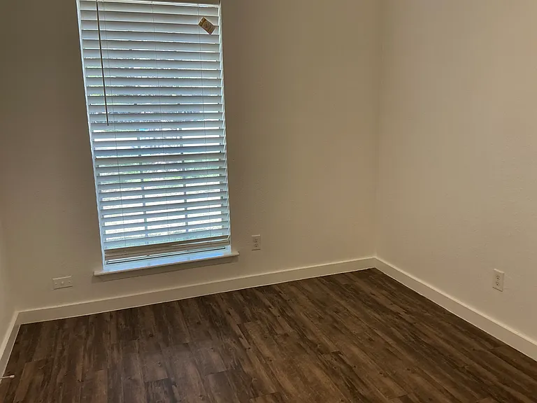1647 Chippeway Ln — Photo 4