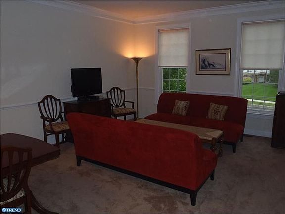 3rd image of 3137 W Brighton St