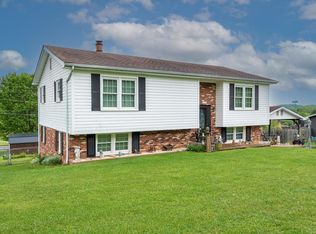 1092 Hillview Dr, Abingdon, VA 24210