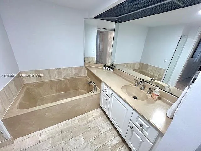 1717 N Bayshore Dr #A-1450 — Photo 20