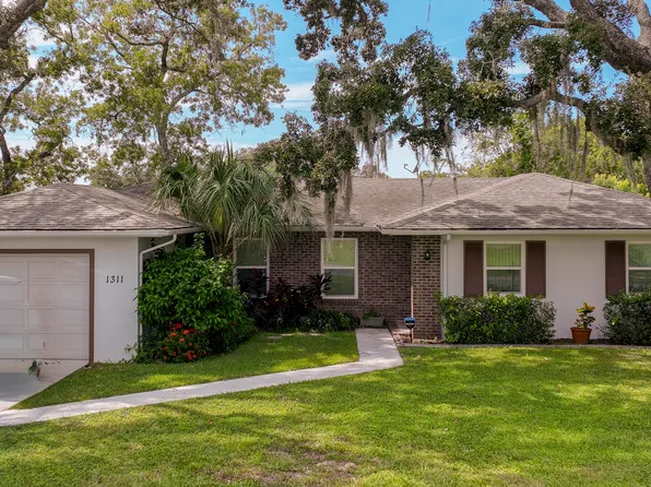 1311 Kenlake Ave, Spring Hill, FL 34606