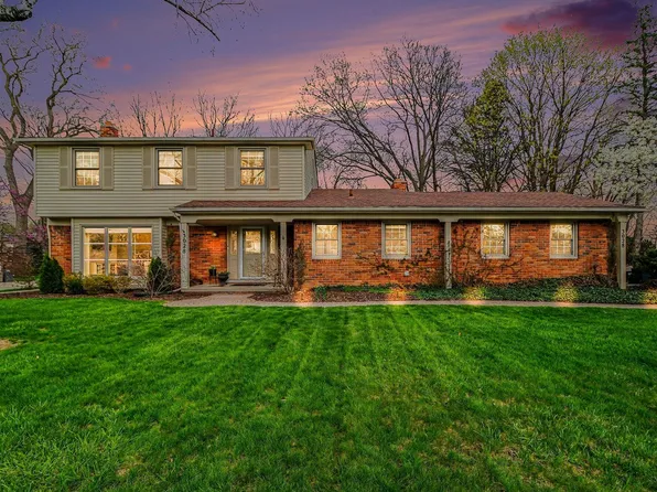 3028 Caswell Dr, Troy, MI 48084