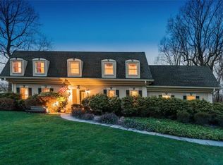 10 Alicia Ct, Middletown, NJ 07748